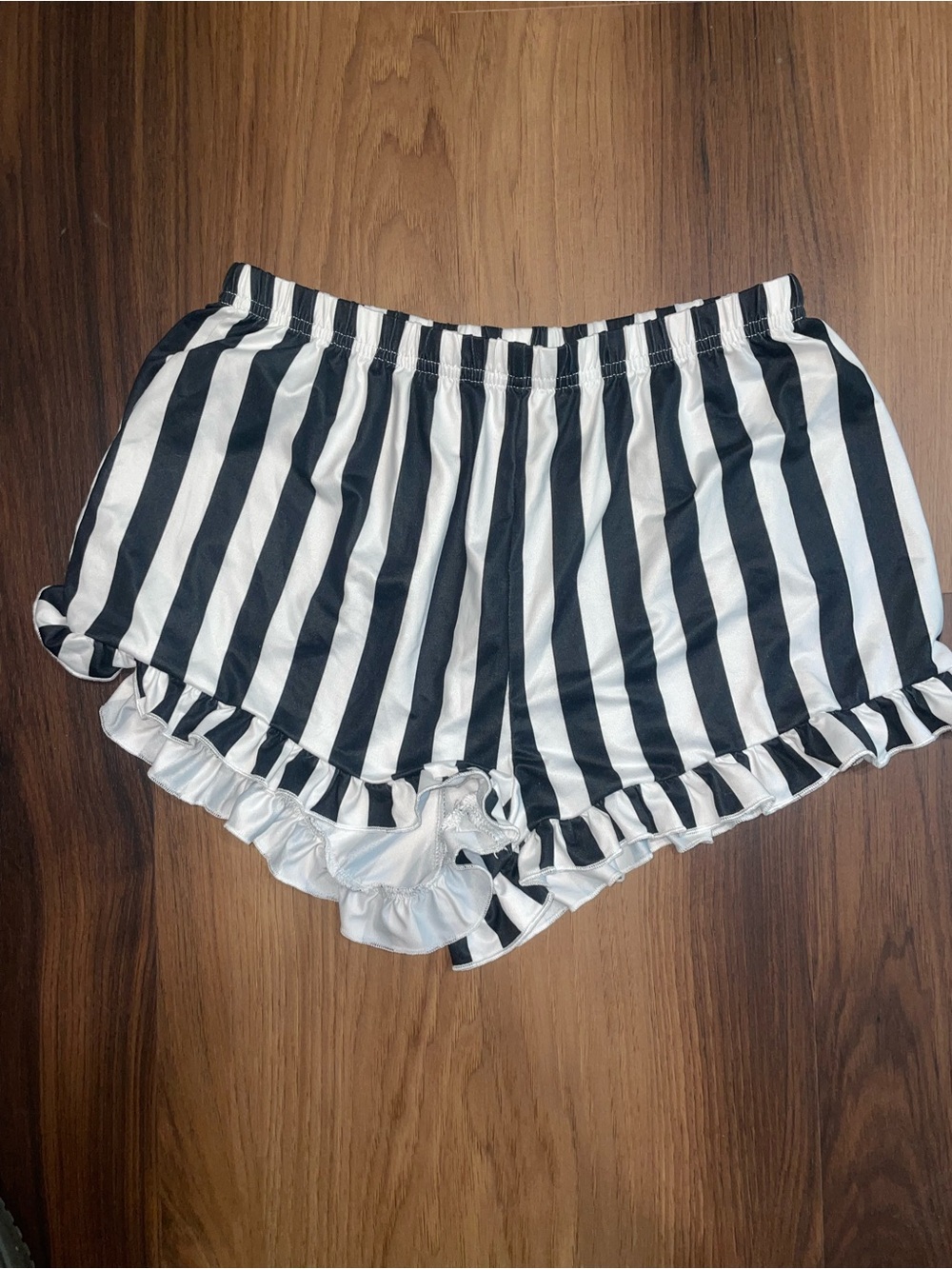 Black & White Striped Ruffle Hem Women's Shorts
